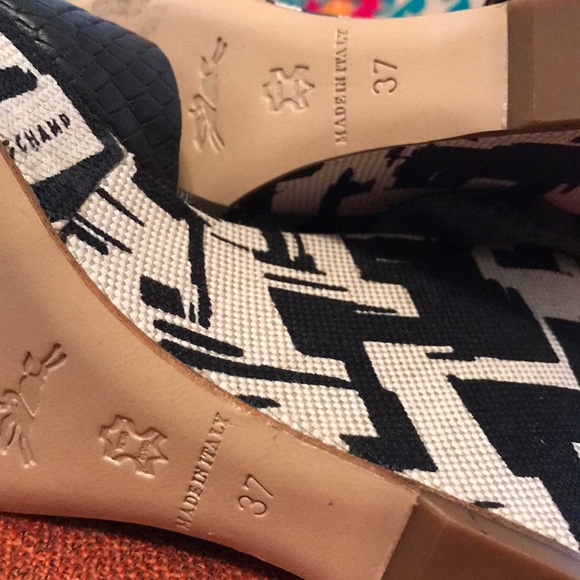 Longchamp Platform - Picture 4 of 6